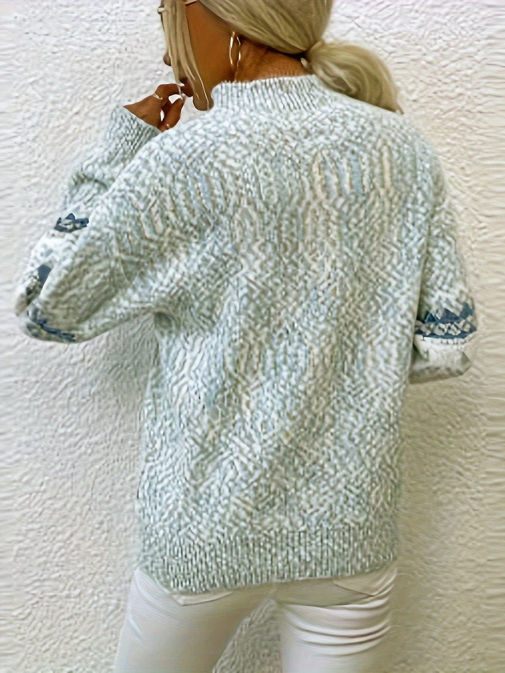 Winter Snowflake Sweater | Cozy Comfort for Cold Days