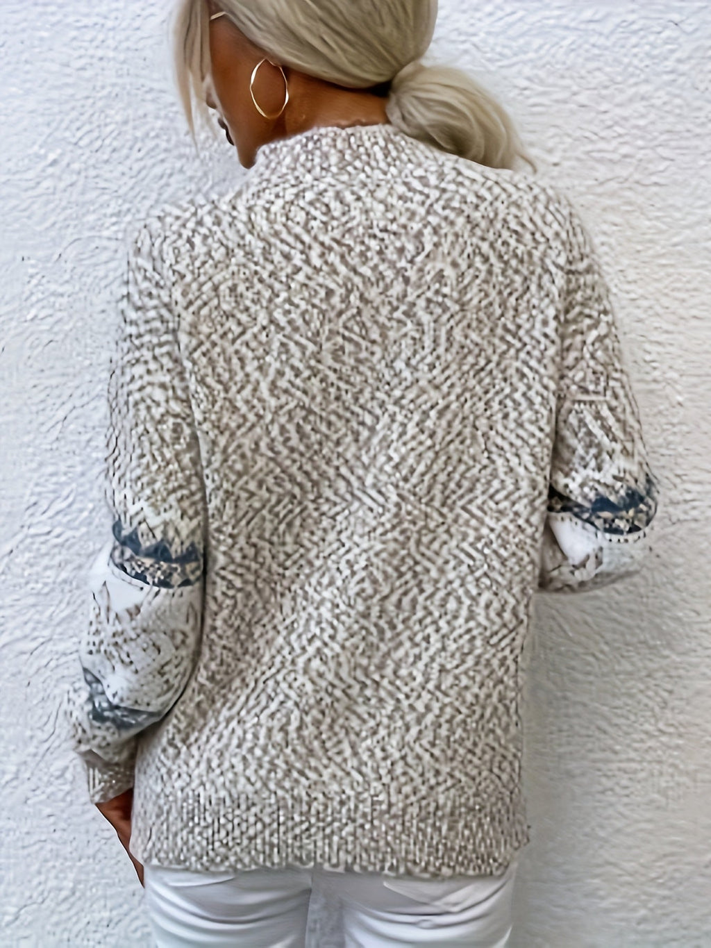 Winter Snowflake Sweater | Cozy Comfort for Cold Days