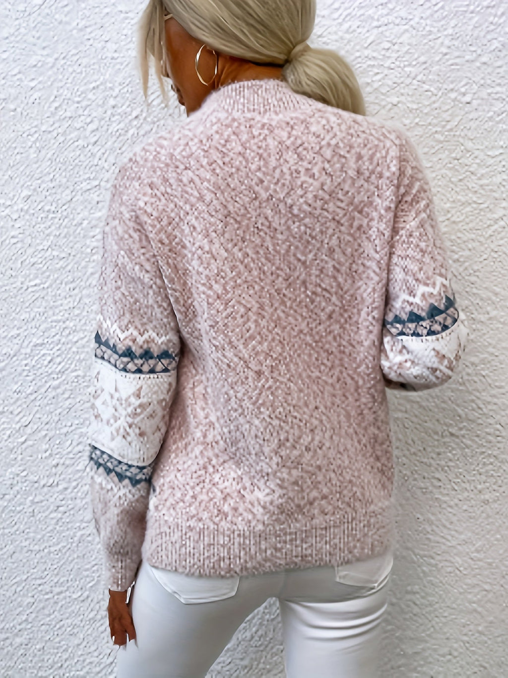 Winter Snowflake Sweater | Cozy Comfort for Cold Days